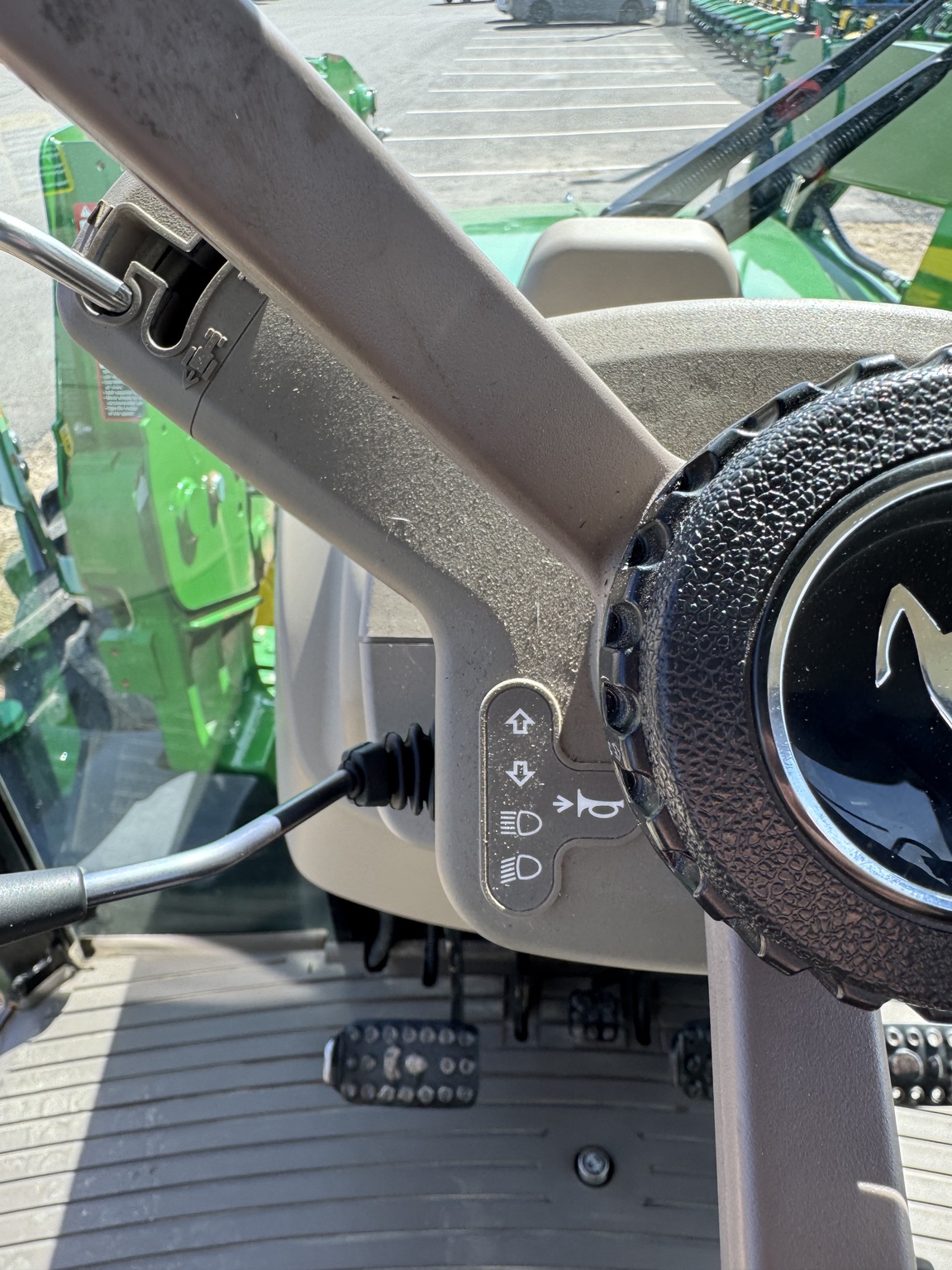2017 John Deere 5100R Image 15