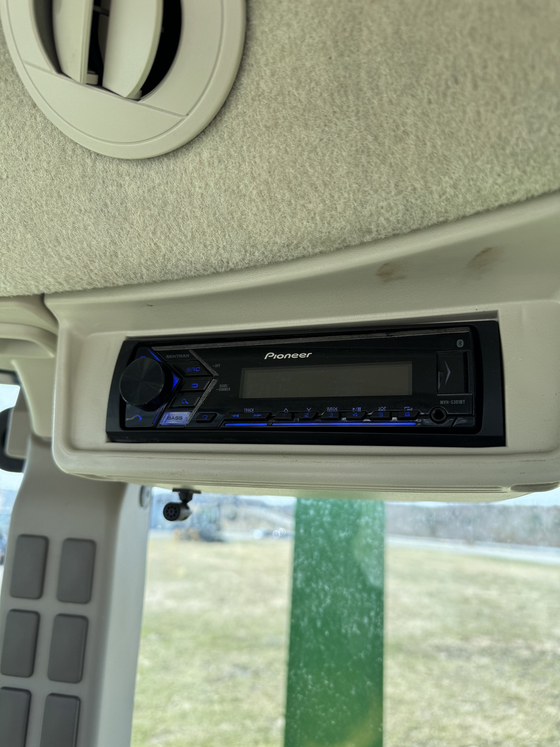 2017 John Deere 5100R Image 16