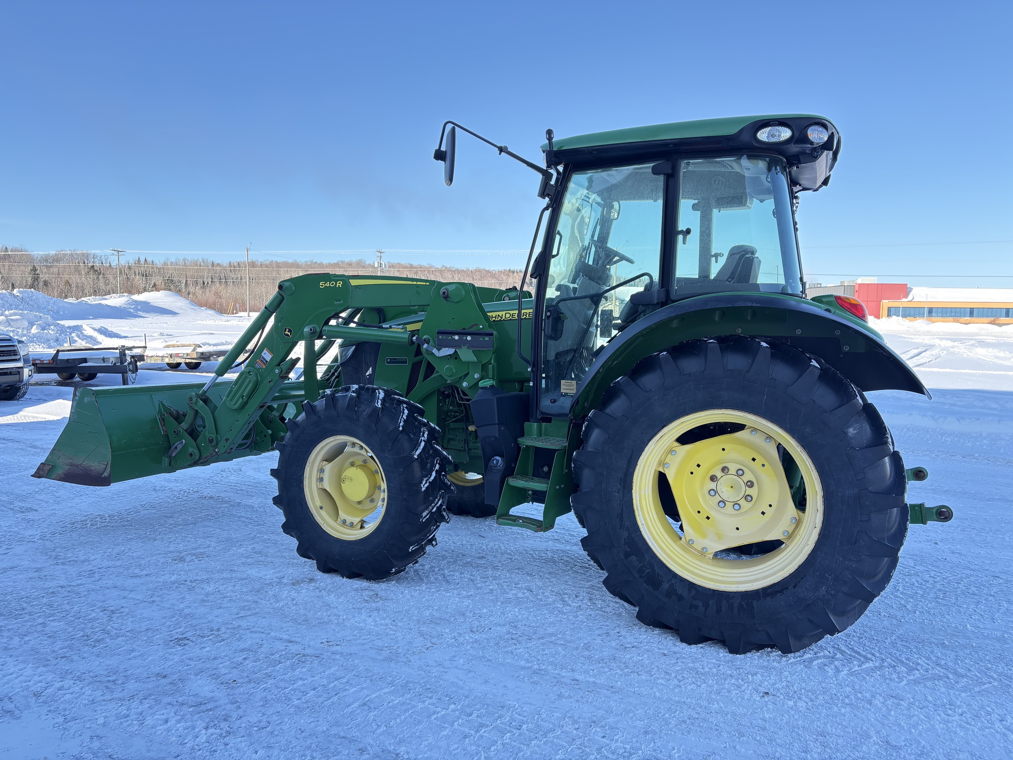 2017 John Deere 5100R Image 2