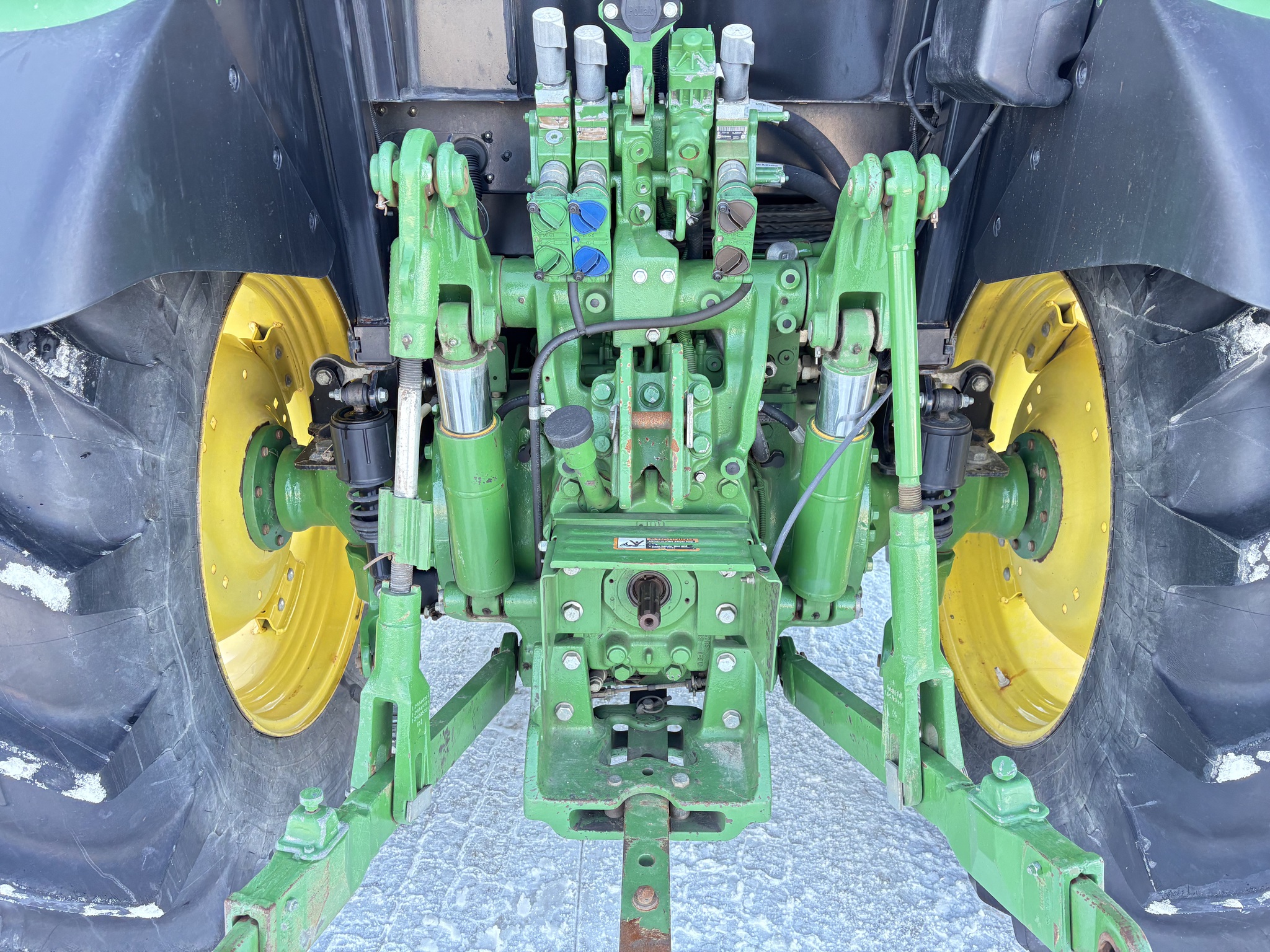 2017 John Deere 5100R Image 4