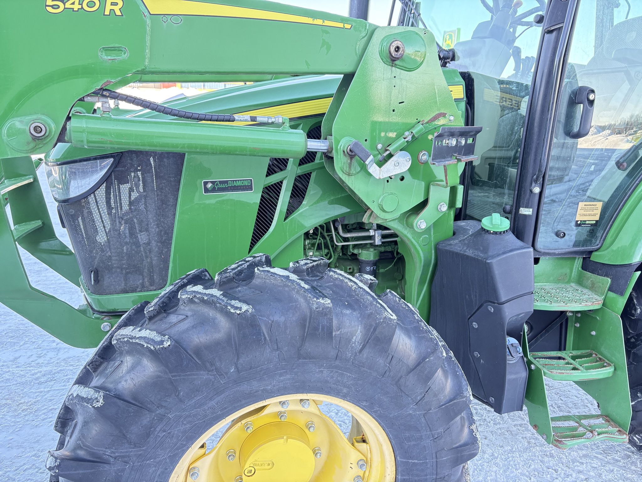 2017 John Deere 5100R Image 8