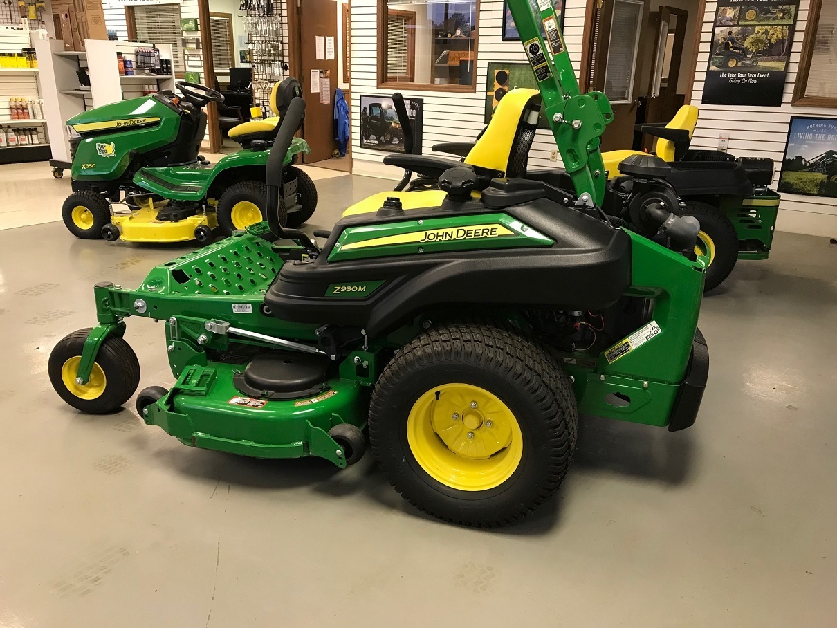 2023 John Deere Z930M Image 2