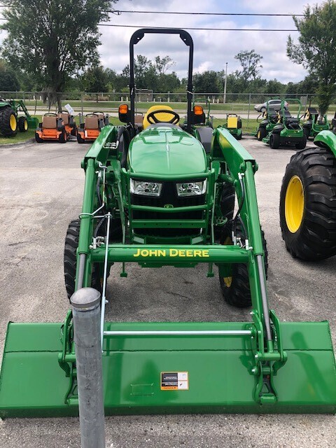 2023 John Deere 4052R Image 8