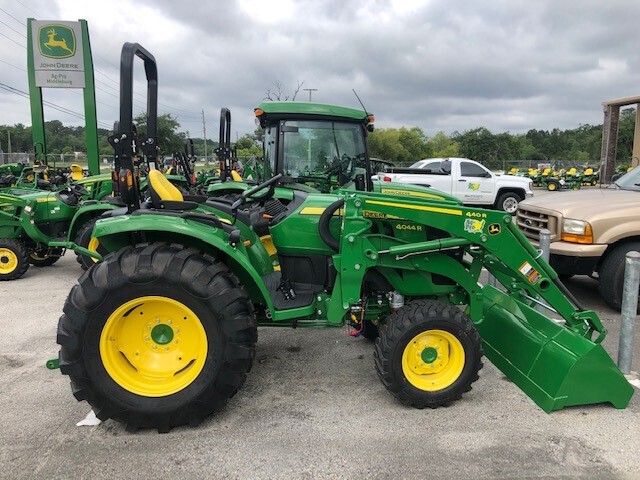2023 John Deere 4052R Image 3