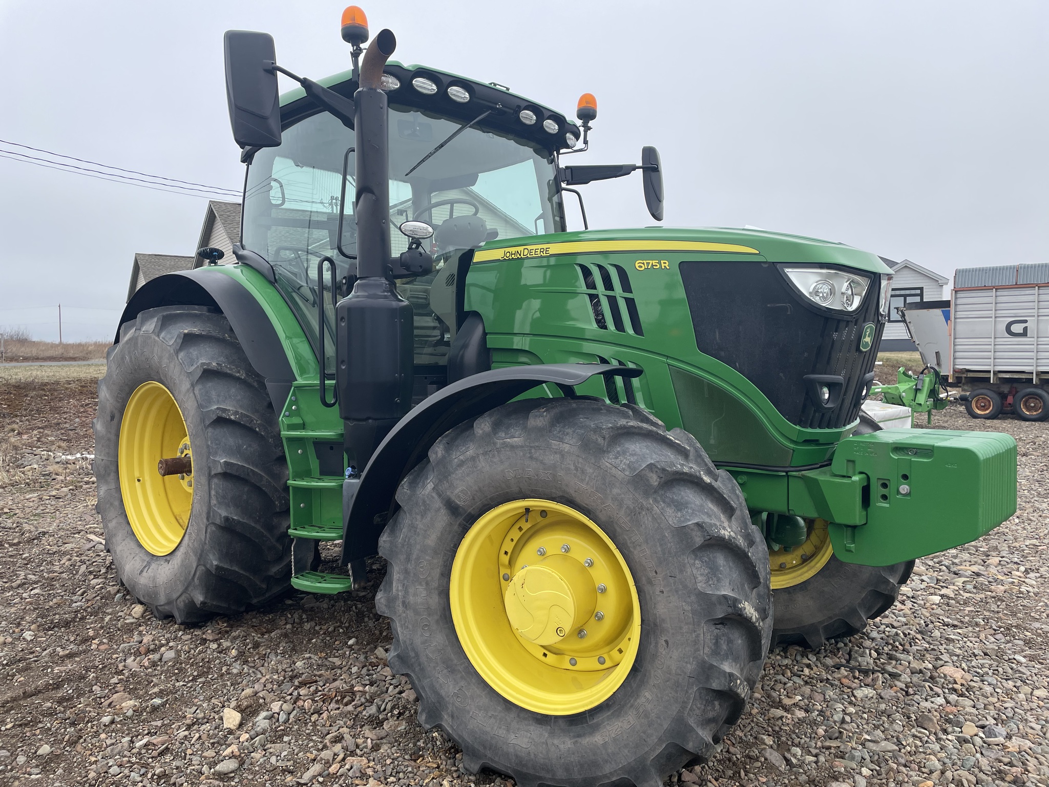 2021 John Deere 6175R Image 10