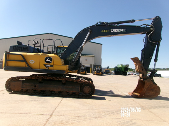 Photo of a 2024 John Deere 300P
