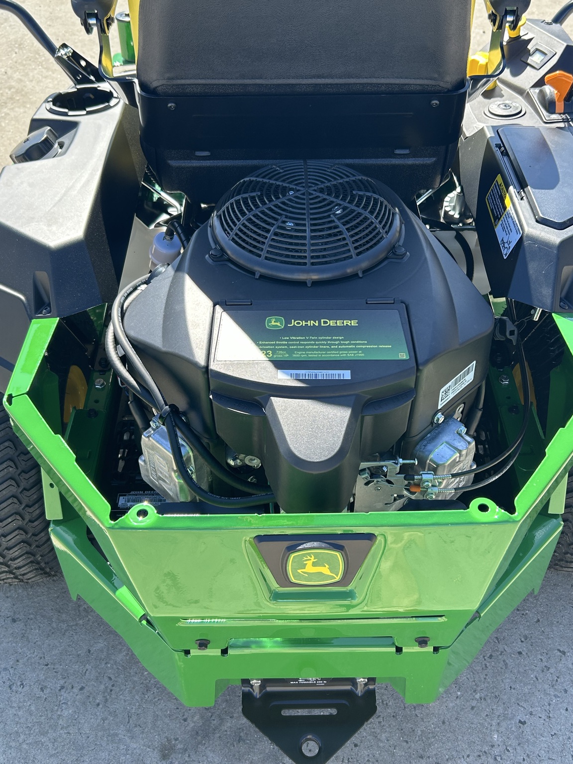 2025 John Deere Z330R Image 4