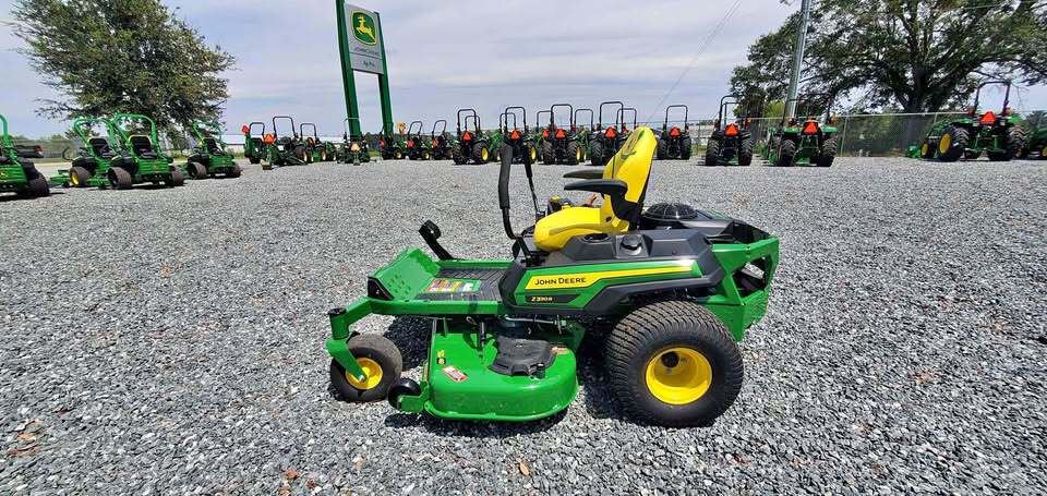 2025 John Deere Z330R Image 5