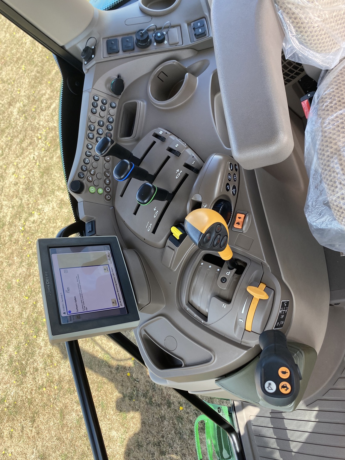 2023 John Deere 6R 130 Image 14