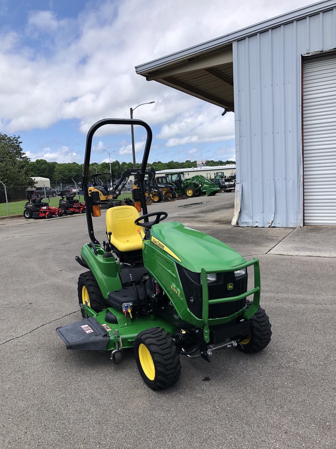 2019 John Deere 1023E Image 3