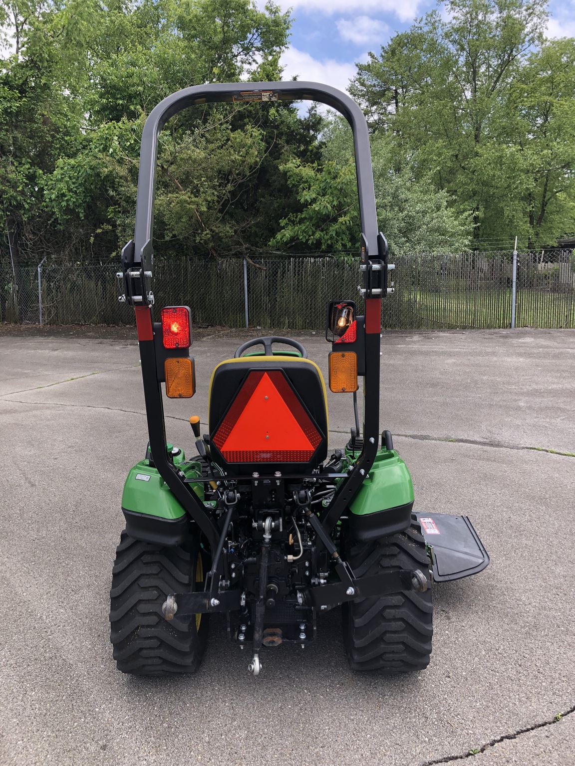 2019 John Deere 1023E Image 6
