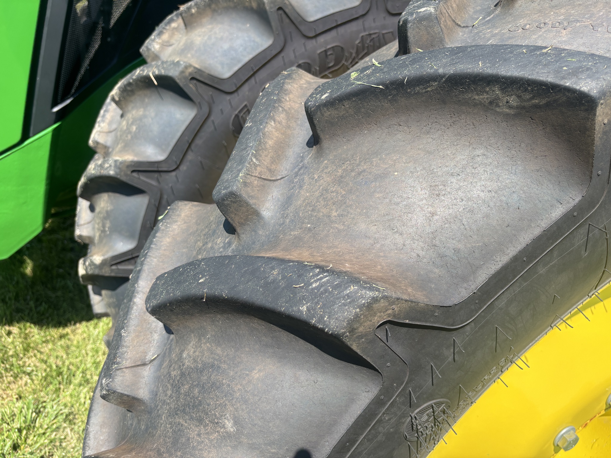 Used 2023 John Deere 8R 340 Row Crop Tractors at Koenig Equipment in Oxford, OH - PhotoXL21