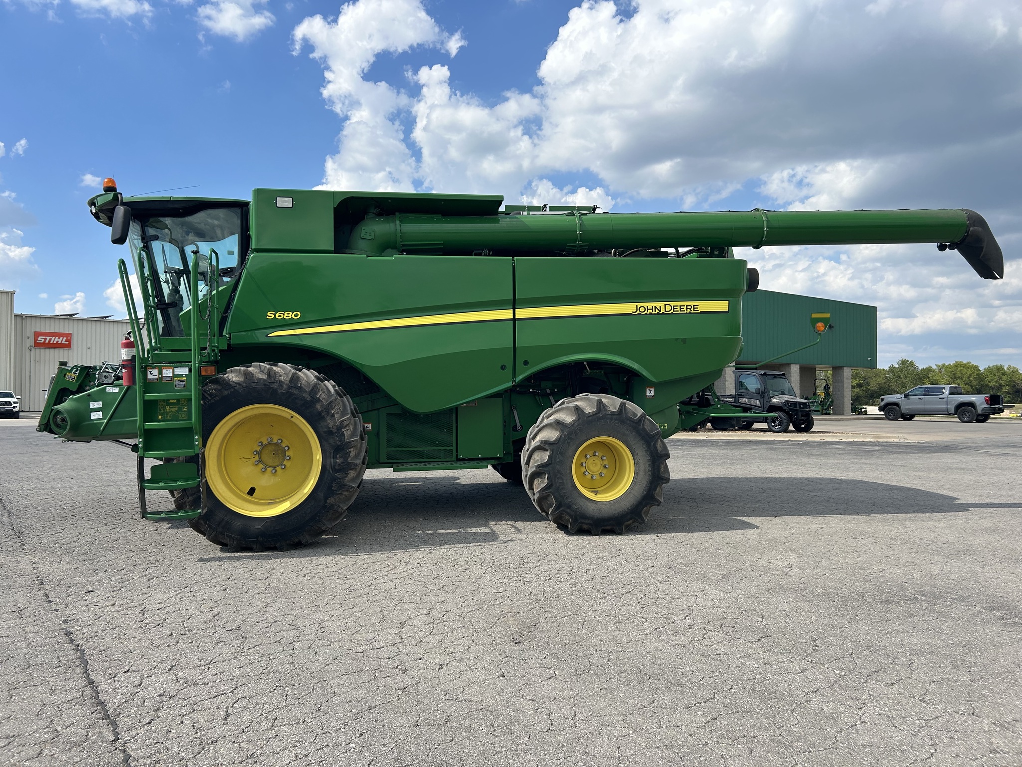  2015 John Deere S680 at Heritage Tractor in Baldwin City, KS