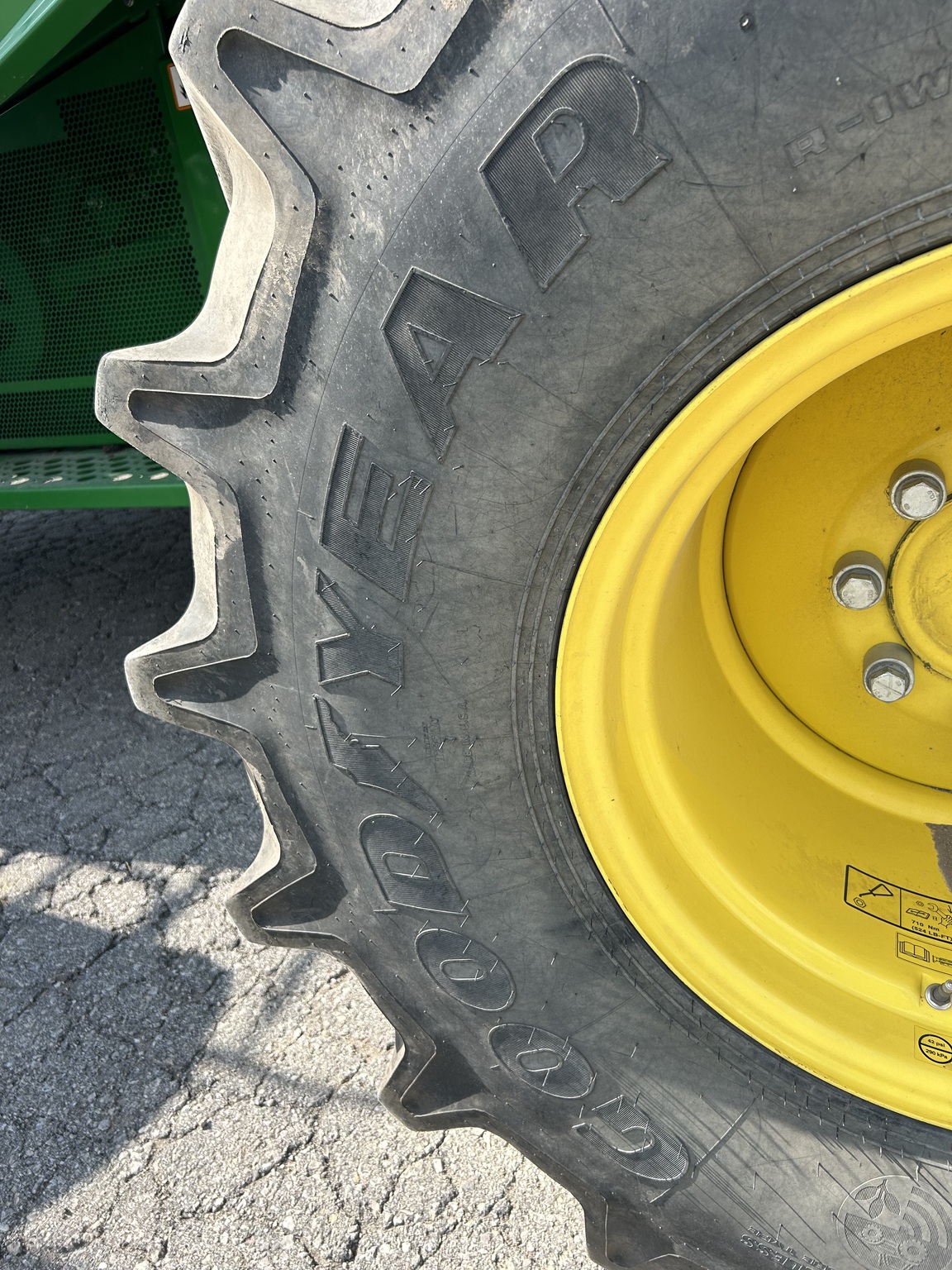  2015 John Deere S680 at Heritage Tractor in Baldwin City, KS
