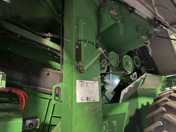 2013 John Deere S670 - Photo15