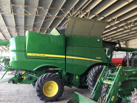 John Deere S780 image 9
