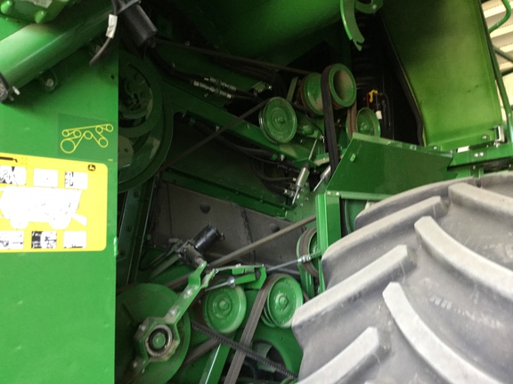 John Deere S780 image 17