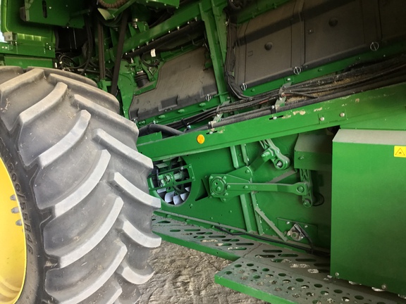 John Deere S780 image 22