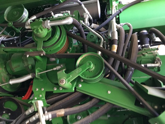John Deere S780 image 23