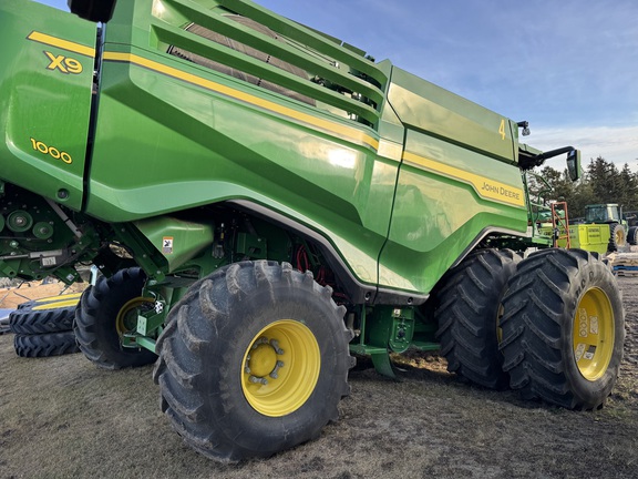 Used 2023 John Deere X9 1000 Combines at Horizon Ag & Turf in Warburg, AB - Photo4