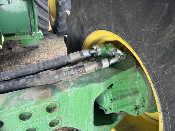 Used 2023 John Deere X9 1000 Combines at Horizon Ag & Turf in Warburg, AB - Photo10