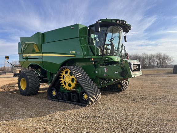  John Deere S780