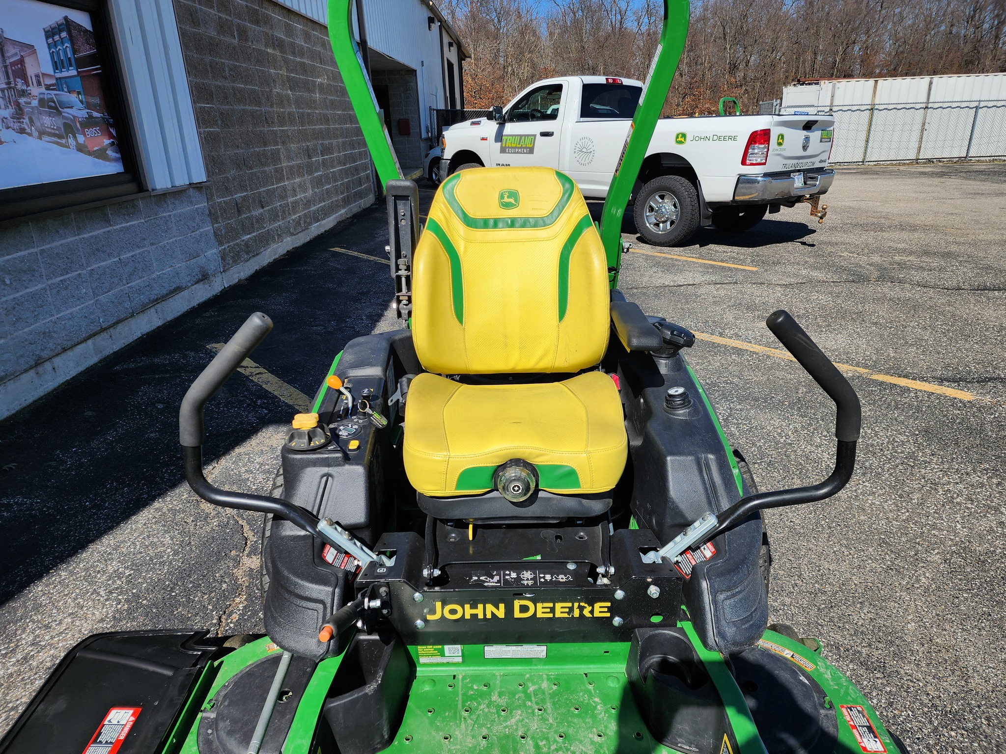 2023 John Deere Z930M Image 9