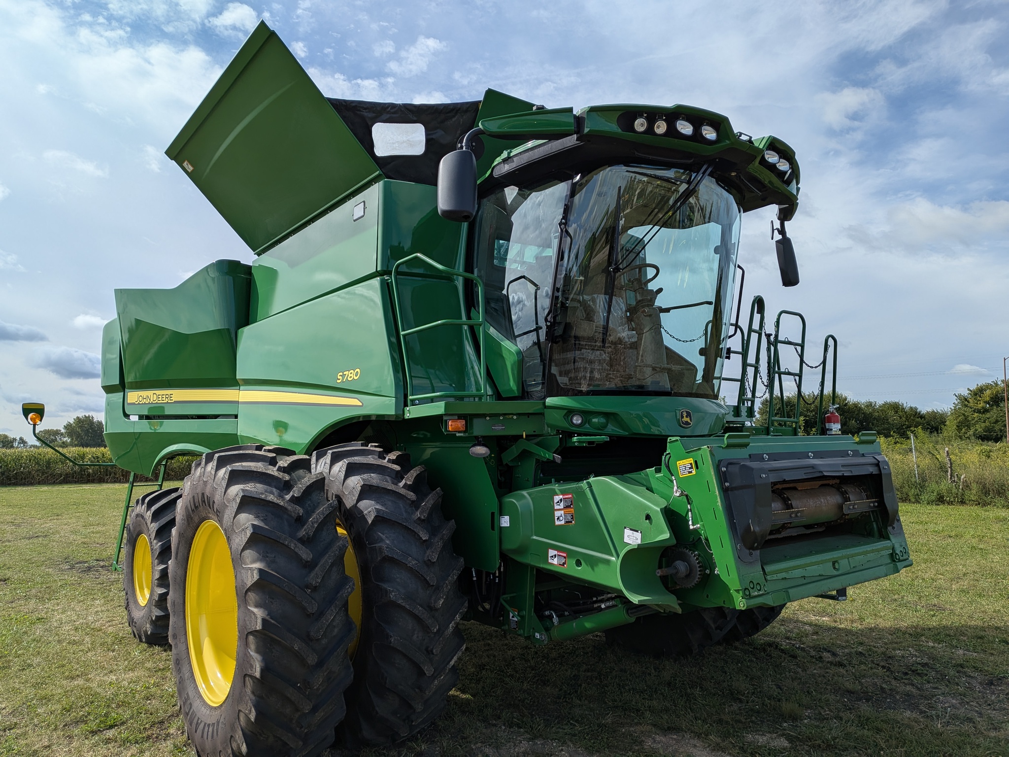  2023 John Deere S780 at Heritage Tractor in Galesburg, IL