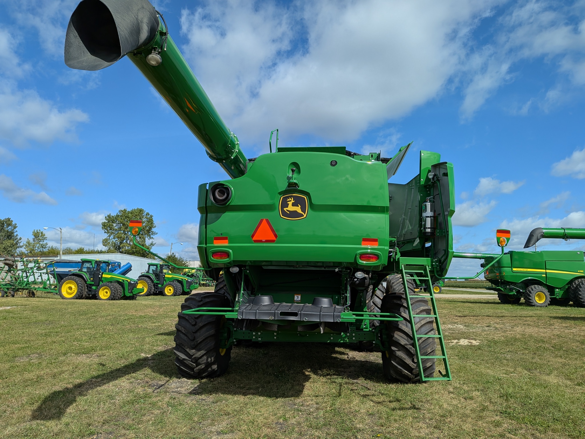 2023 John Deere S780 at Heritage Tractor in Galesburg, IL