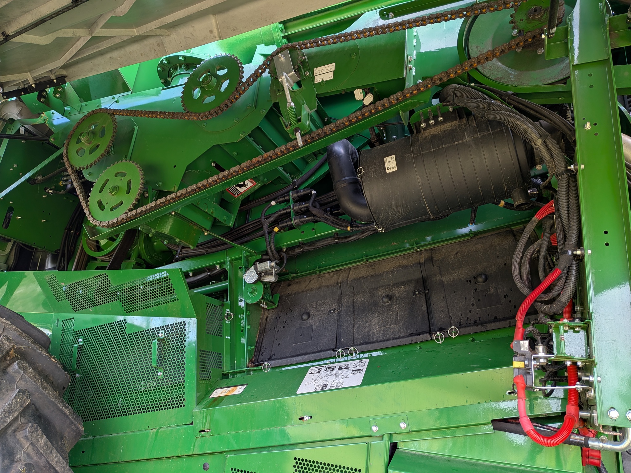 2023 John Deere S780 at Heritage Tractor in Galesburg, IL