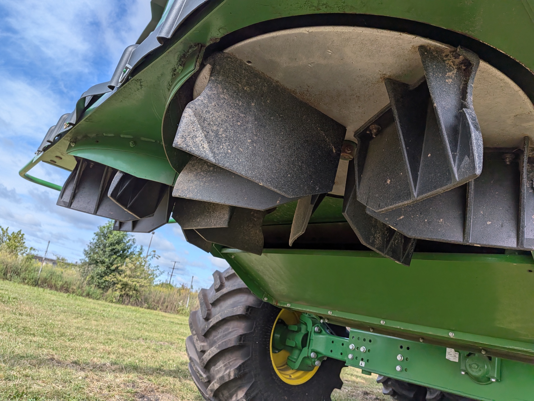  2023 John Deere S780 at Heritage Tractor in Galesburg, IL