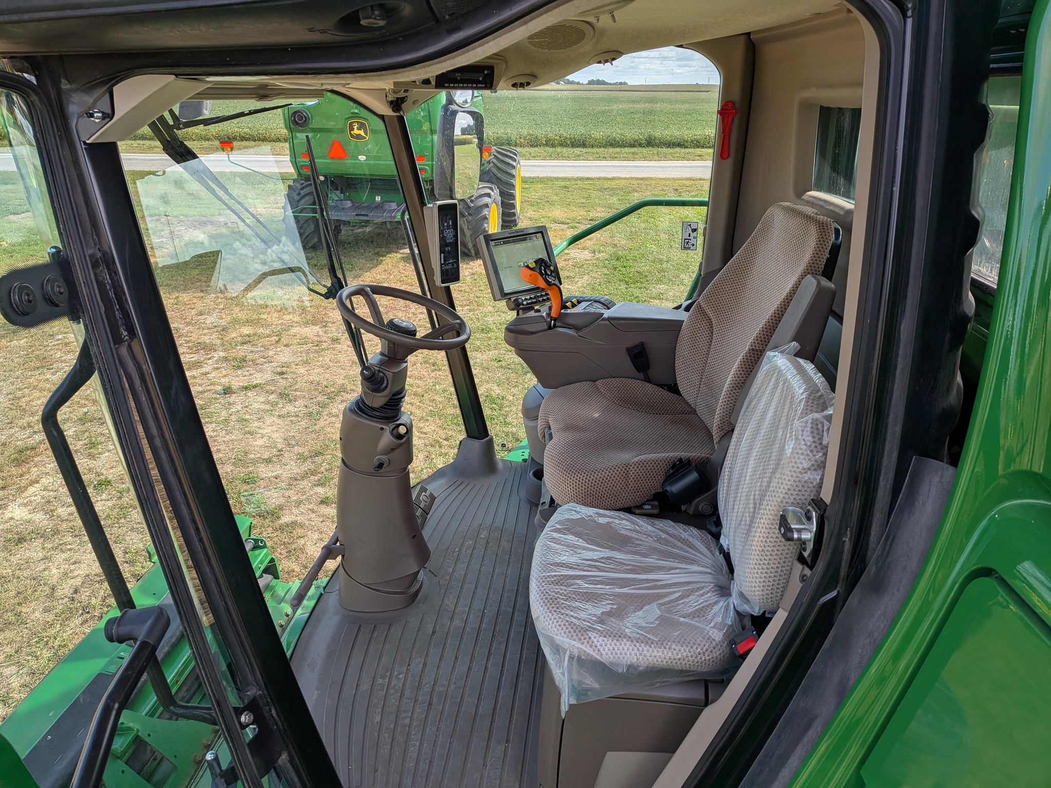  2023 John Deere S780 at Heritage Tractor in Galesburg, IL