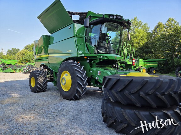 Photo of 2024 John Deere S780