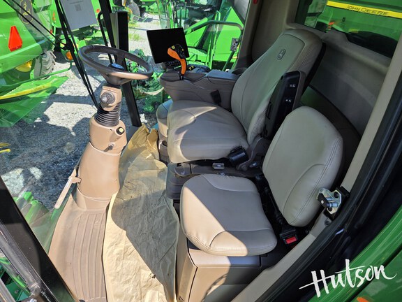 Photo of 2024 John Deere S780
