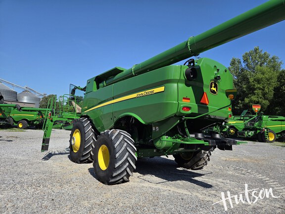 Photo of 2024 John Deere S780