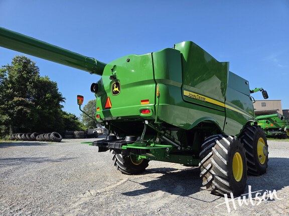 Photo of 2024 John Deere S780