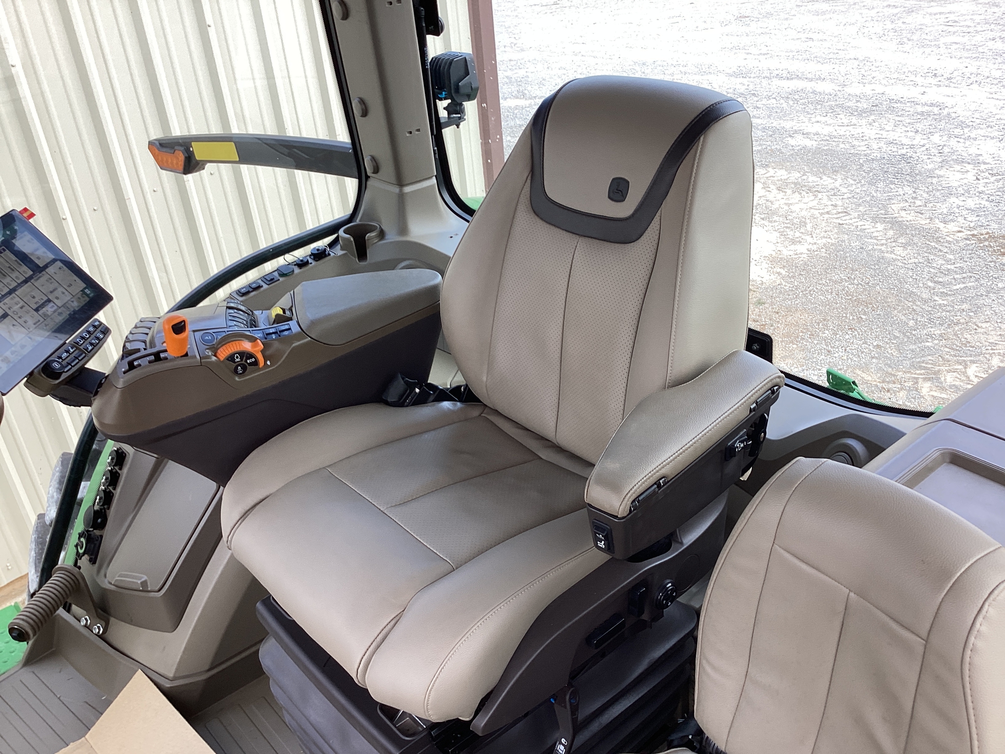 2024 John Deere 8R 310 Image 11