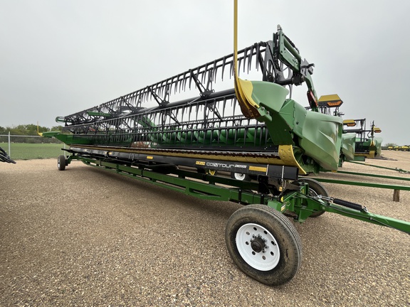 Used 2024 John Deere HD35R Combine Platforms at Horizon Ag & Turf in Warburg, AB - Photo15