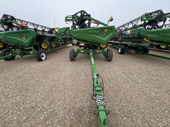 Used 2024 John Deere HD35R Combine Platforms at Horizon Ag & Turf in Warburg, AB - Photo16