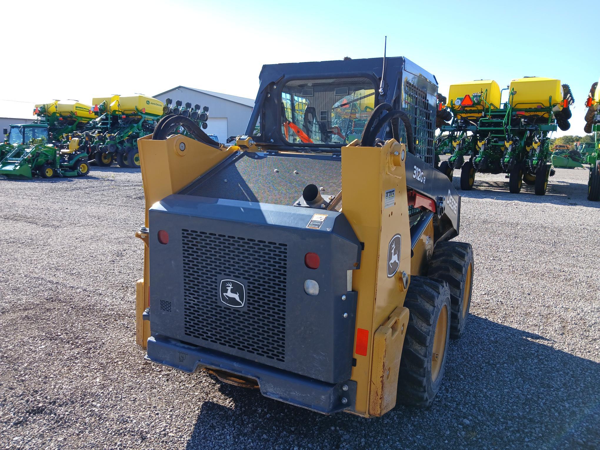 2018 John Deere 312GR Image 6