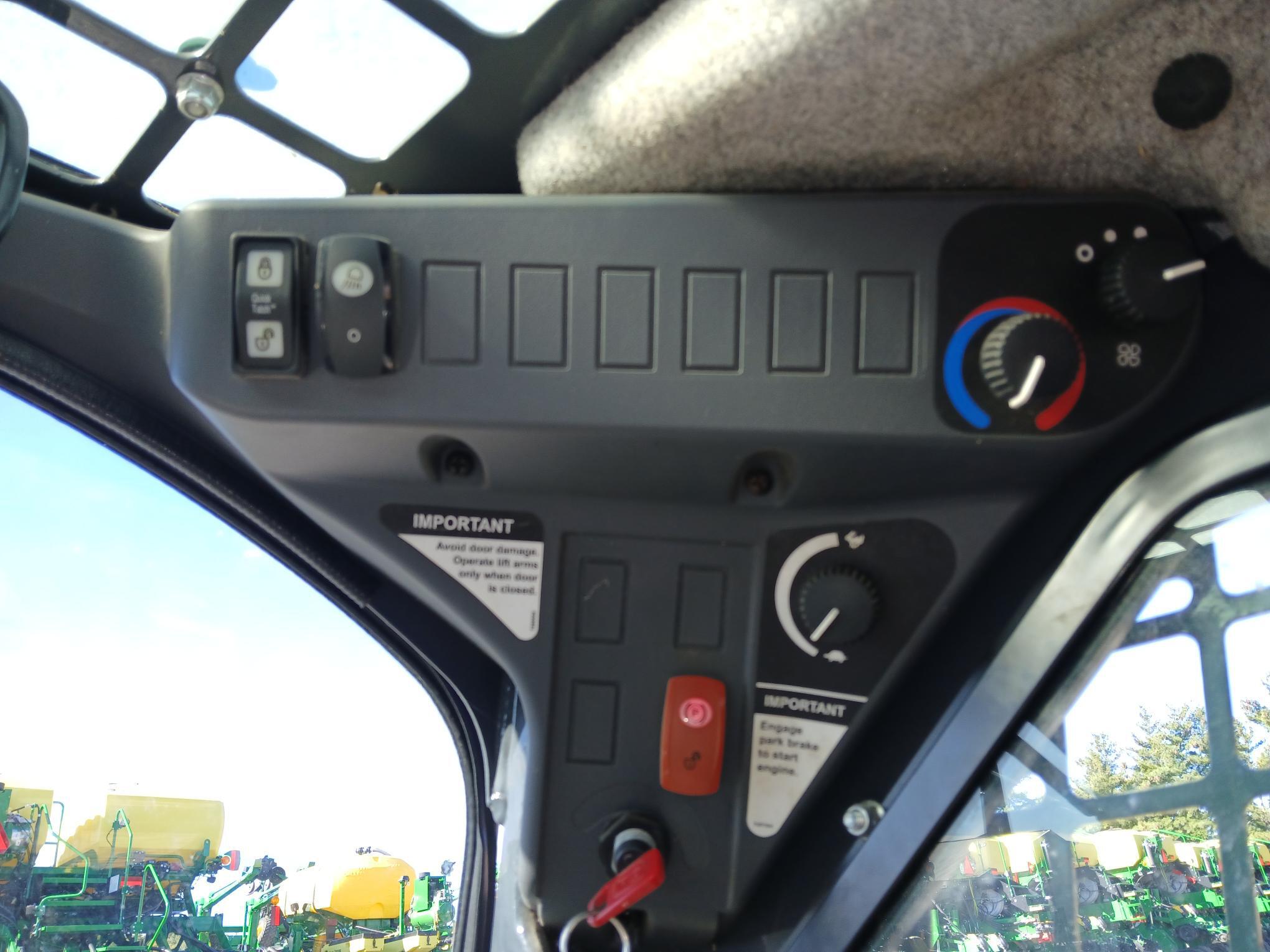 2018 John Deere 312GR Image 15