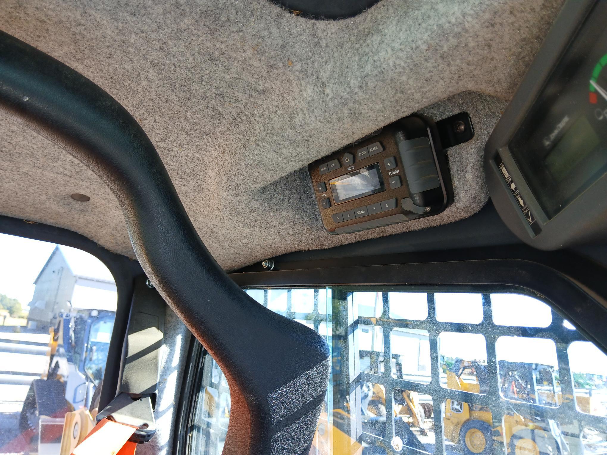 2018 John Deere 312GR Image 14