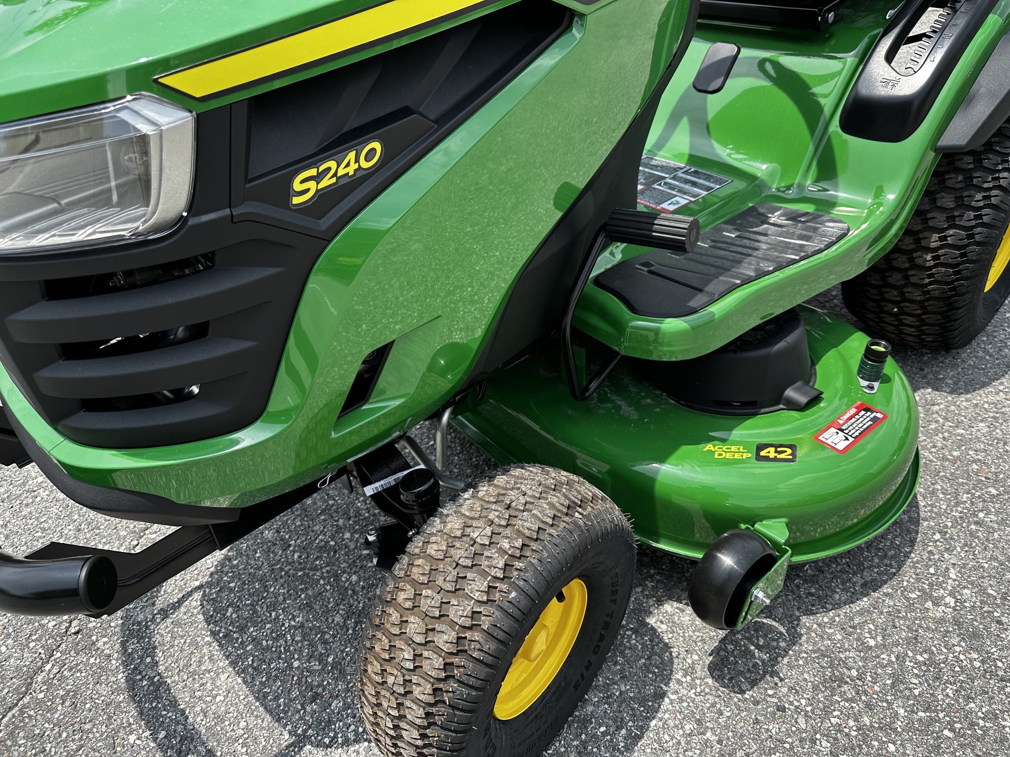 2025 John Deere S240 Image 2