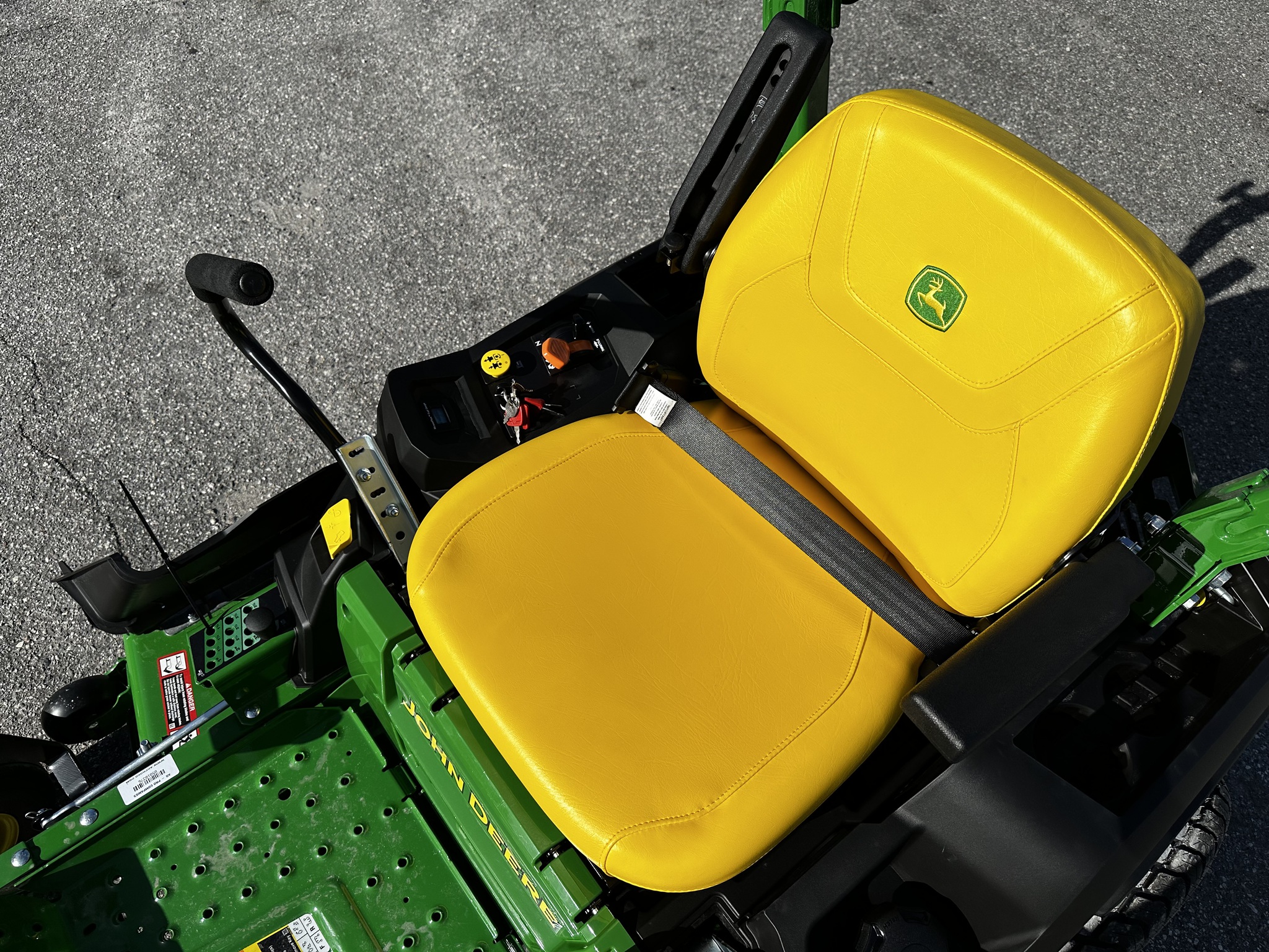 2025 John Deere Z515E Image 8