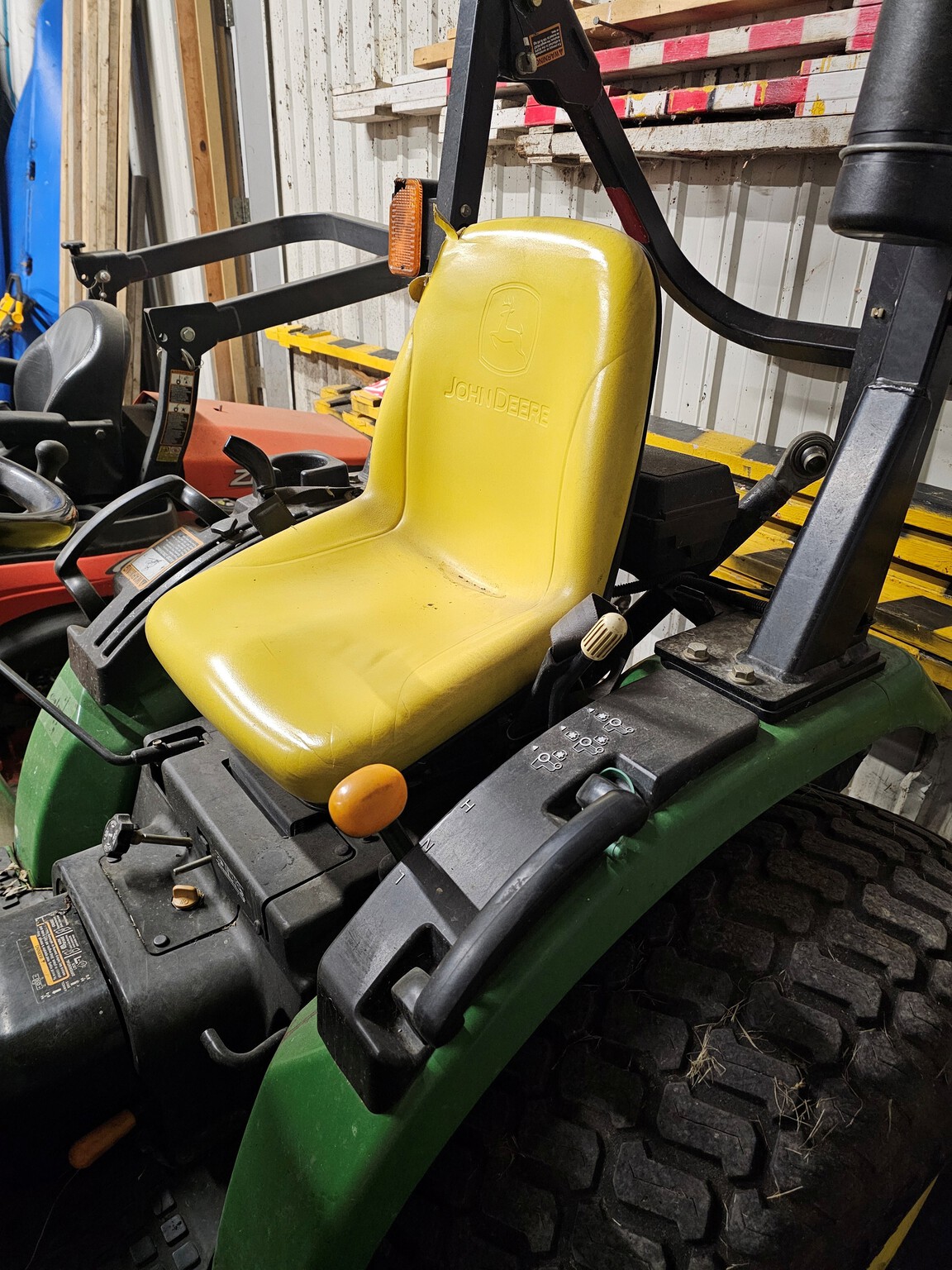  2008 John Deere 2520 at Heritage Tractor in Freeport, IL