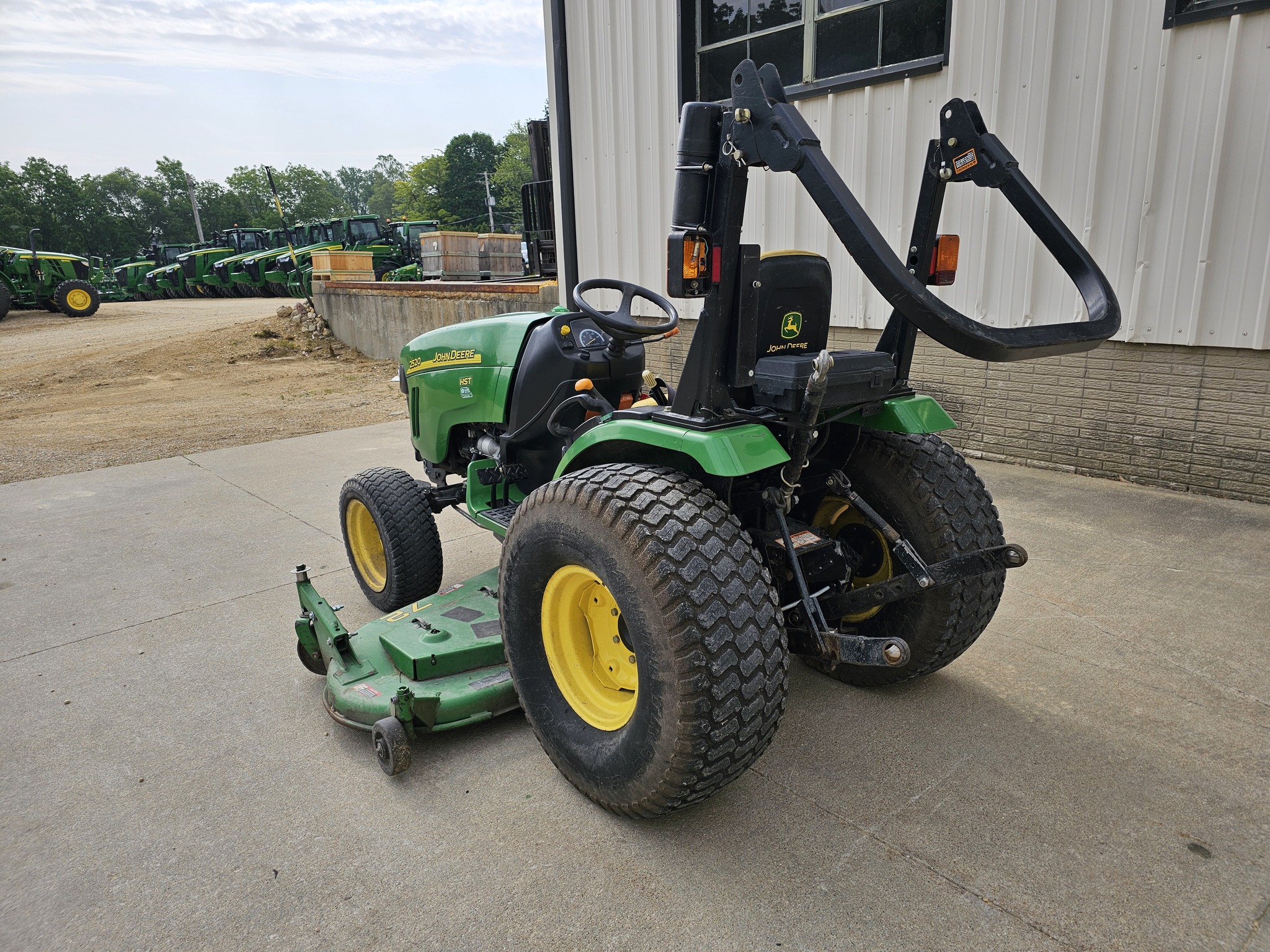  2008 John Deere 2520 at Heritage Tractor in Freeport, IL