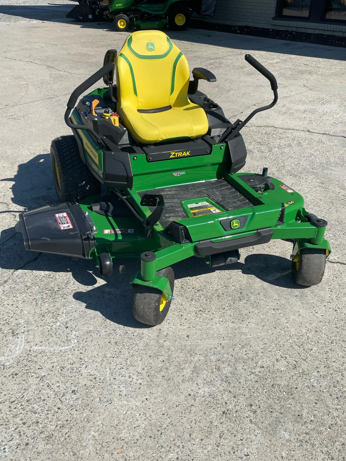 2024 John Deere Z330R Image 3