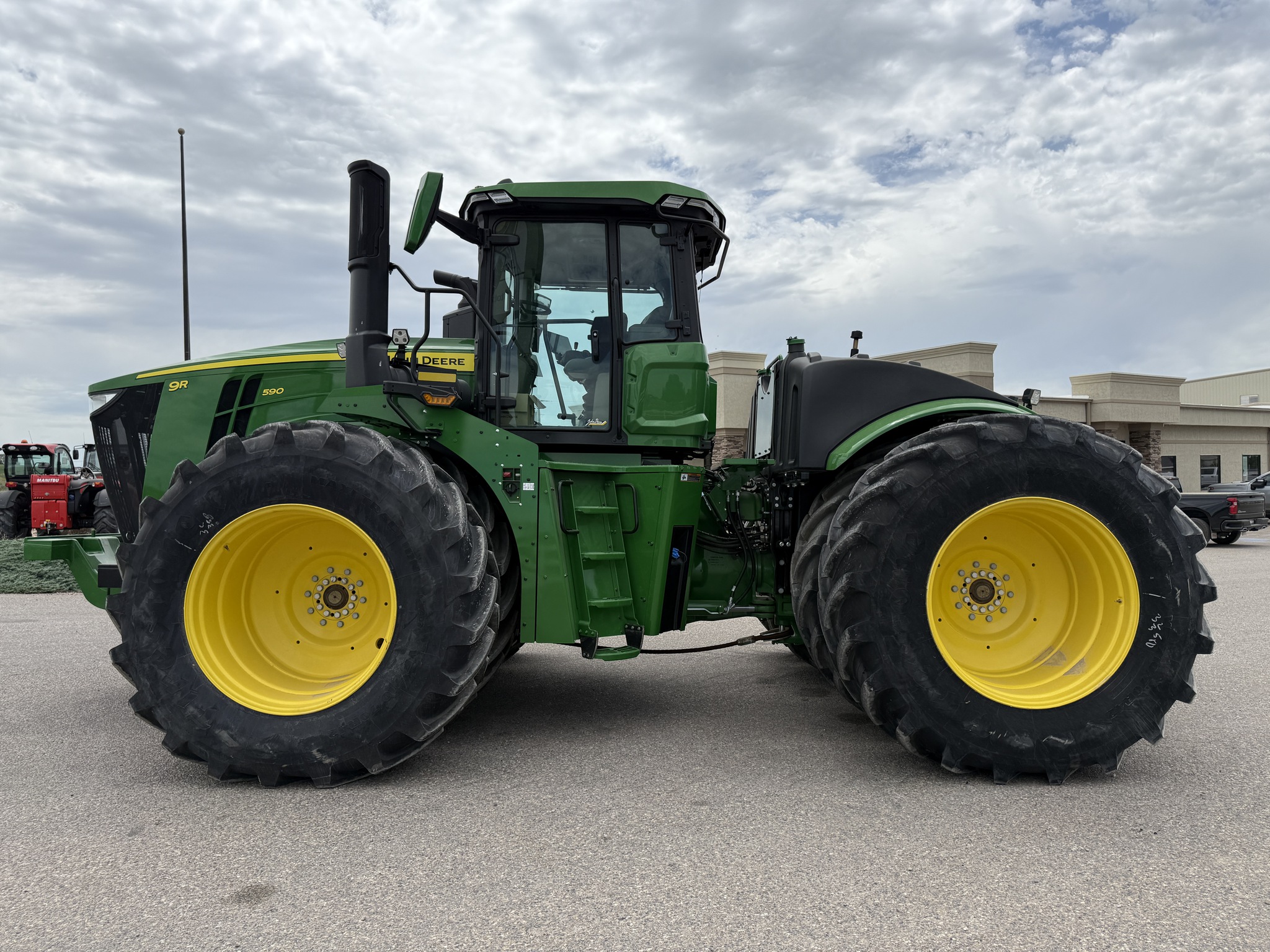 2024 John Deere 9R 590 Image 2