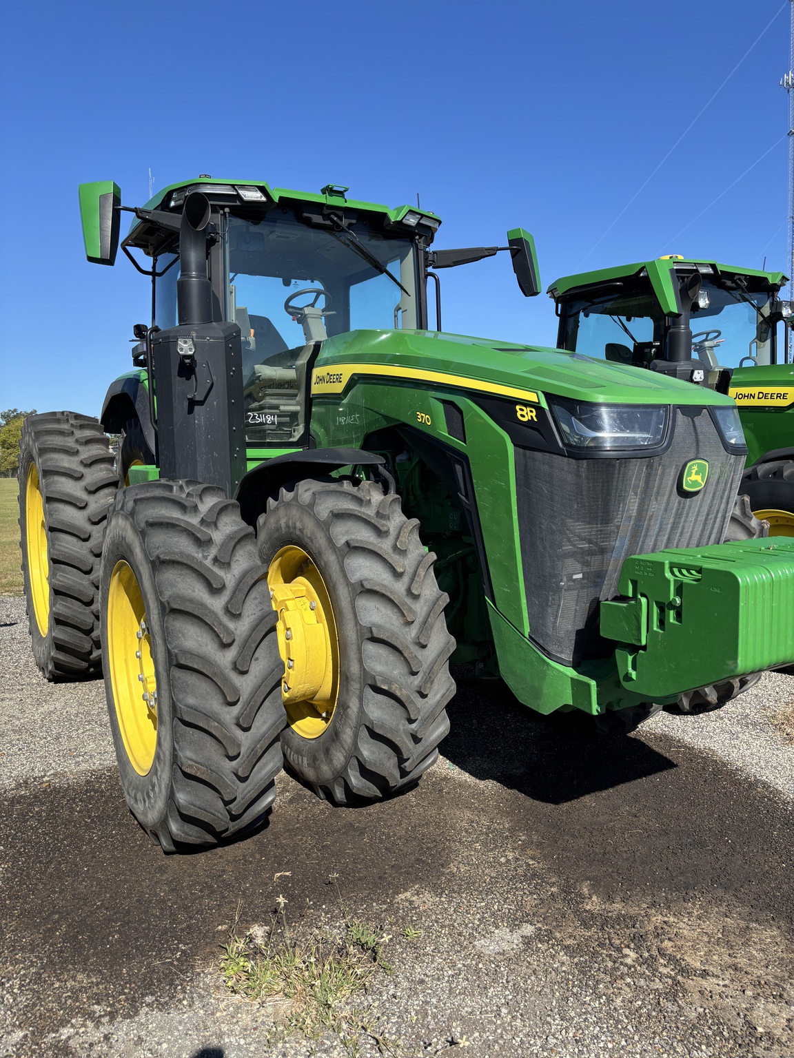 2023 John Deere 8R 370 Image 1