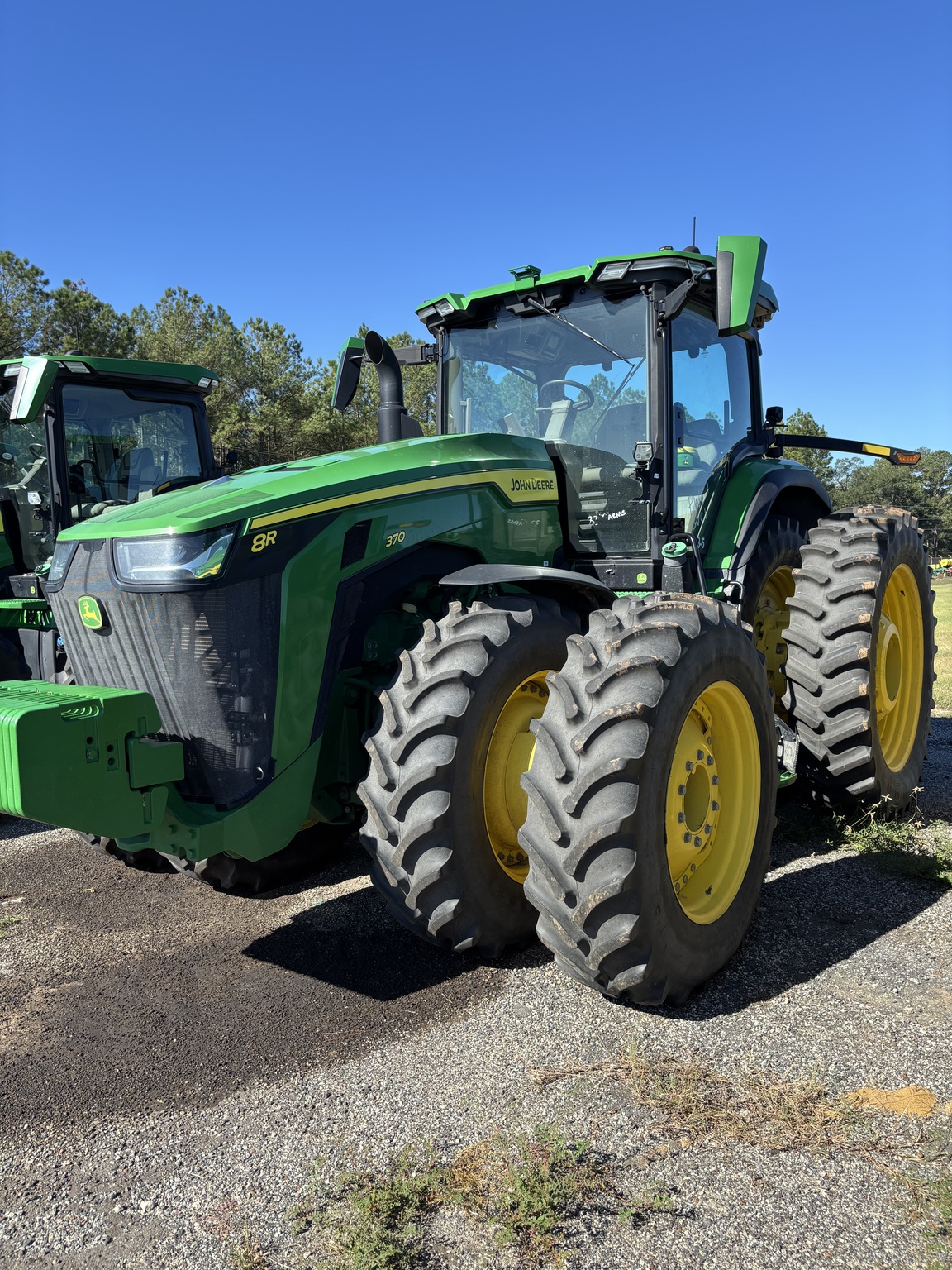 2023 John Deere 8R 370 Image 3